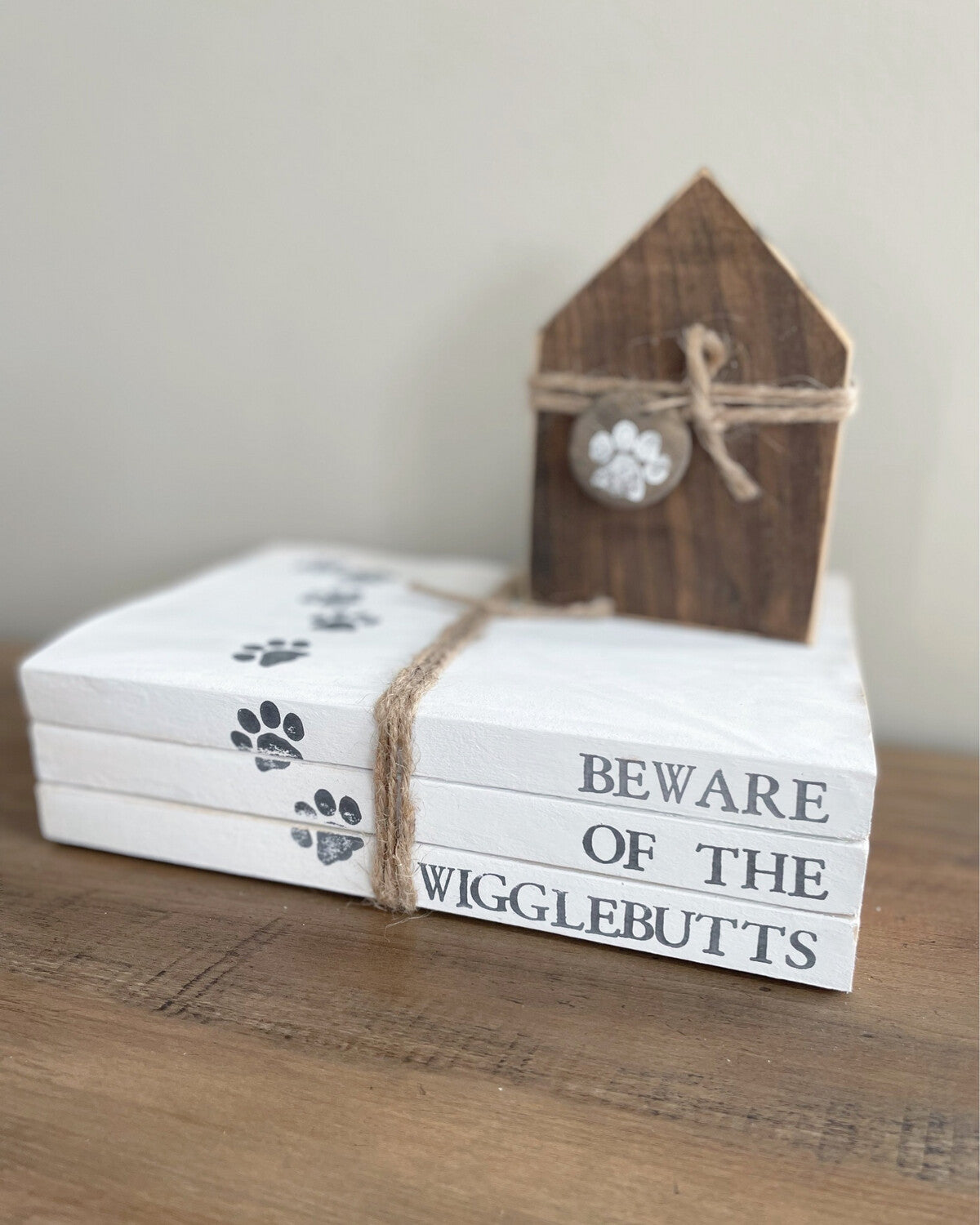 Beware of the Wigglebutts Farmhouse book set